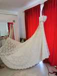 Vand rochie de mireasa culoare ivory cu dantela si cristale swarovski