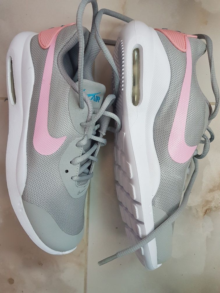 Nike Air max за момиче No 35.5 нови