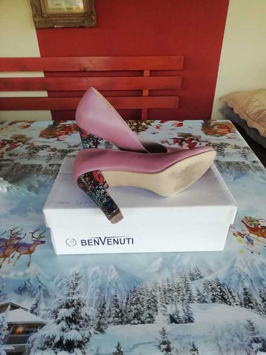 Pantofi din piele purtați doar o dată