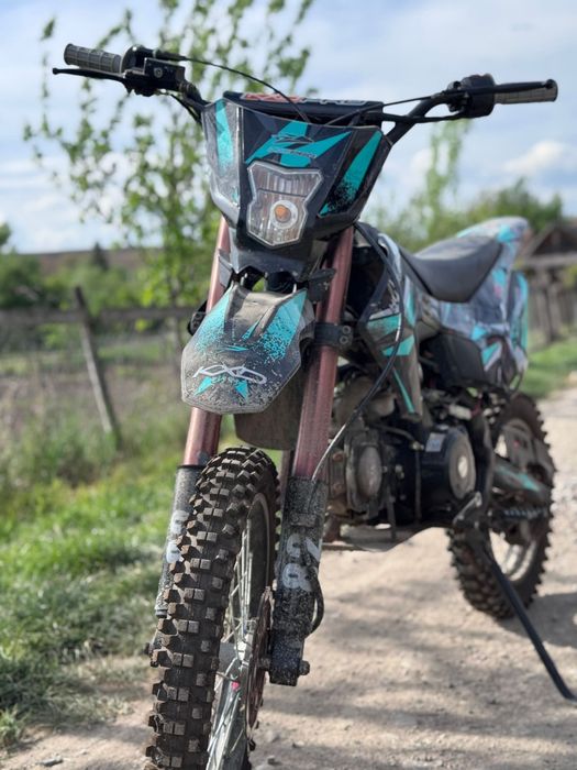 Vând Cross,mai multe detalii la telefon!