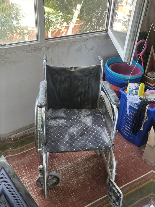 Инвалидная коляска в отличном состоянии