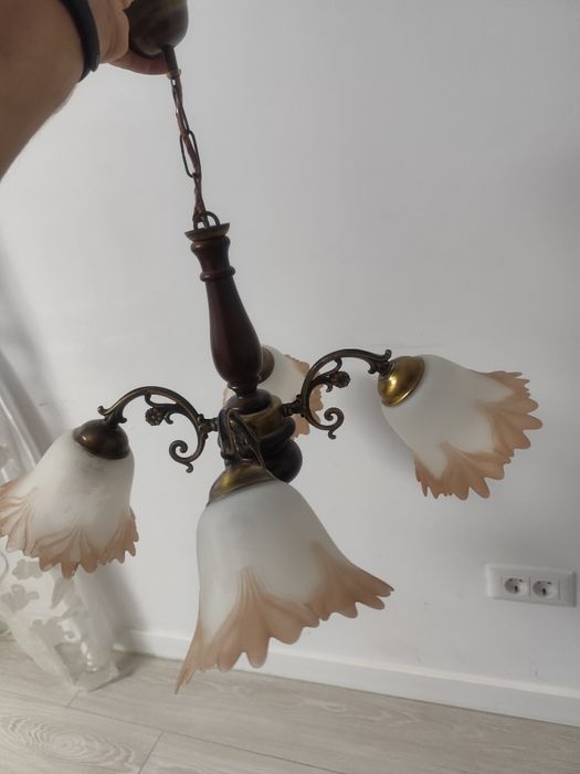 Lustre in stare foarte buna