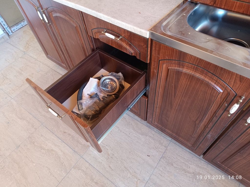 Продавам Кухненско Обзавеждане