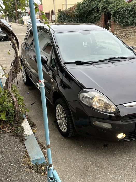 Vand  sau schimb cu golf 4