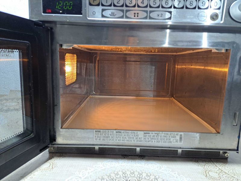 Микровълнова Samsung CM1029 / 1000 W