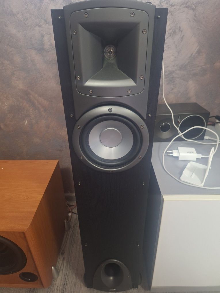 Vand statie+boxe+subwoofer