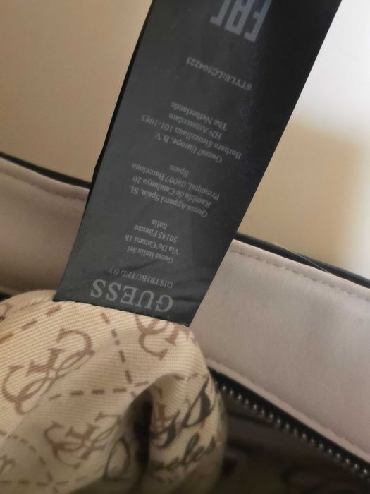 Guess оригинална дамска чанта