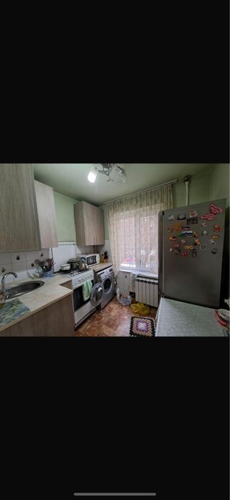 Кухонный гарнитур (на 6 квадратов)