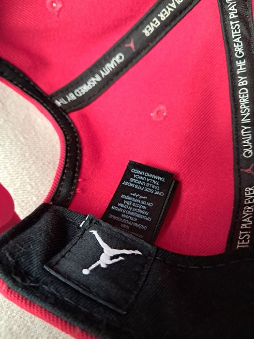 Șapcă Jordan rosie