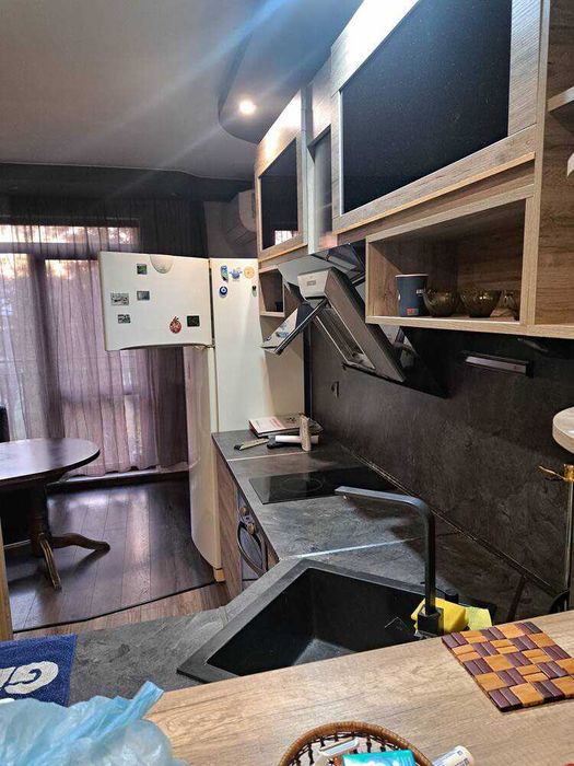 Дава се под наем Двустаен апартамент в София, Зона Б-5 - 62 кв.м за 561 € - Снимка #2