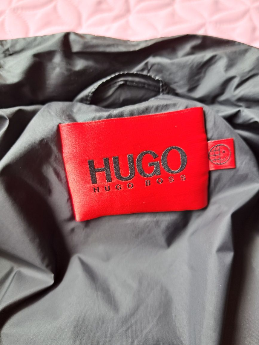 Яке  Hugo Boss !
