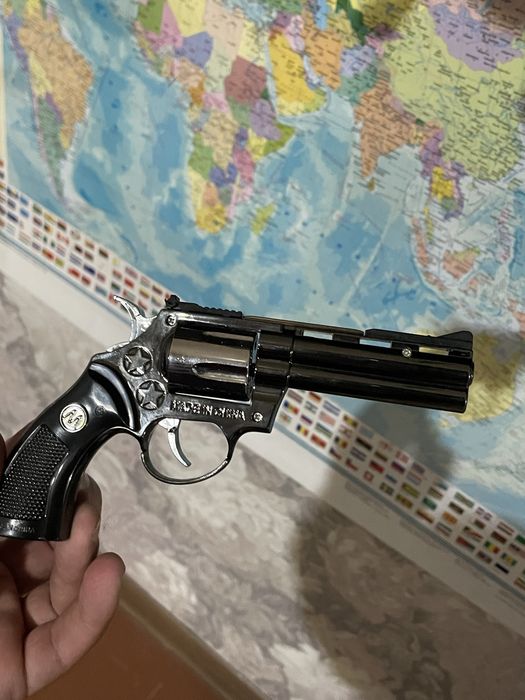 Продается Subaru чехол чехлы chexol chihol машины игрушка самолёт