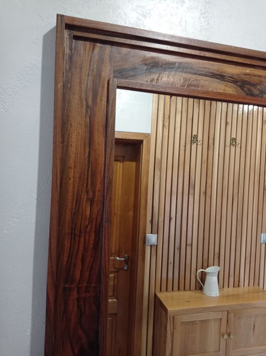 Огледало с рамка от черен турски орех