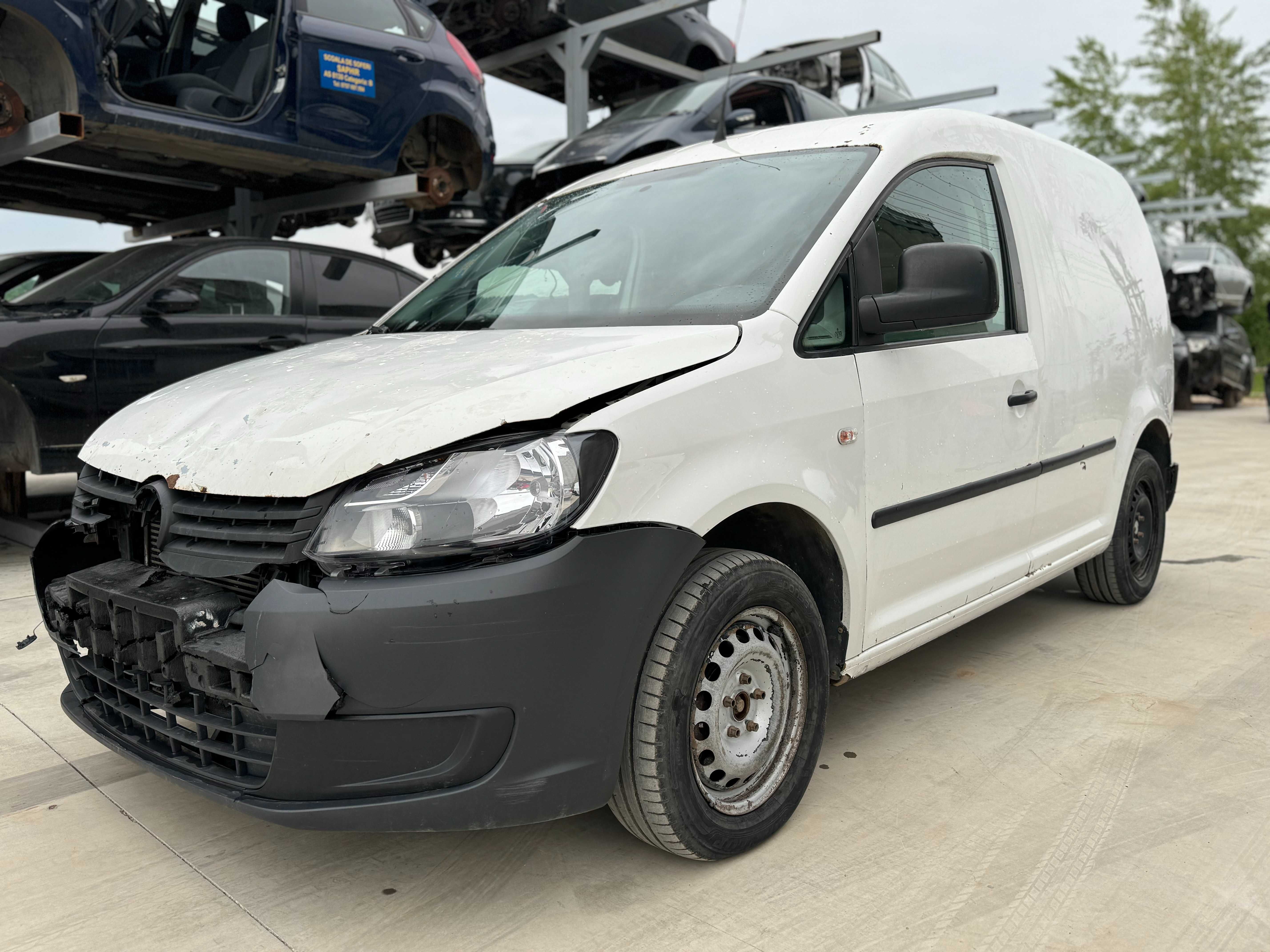 Volkswagen caddy 1.6 tdi euro5 2011 avariat avariate lovit