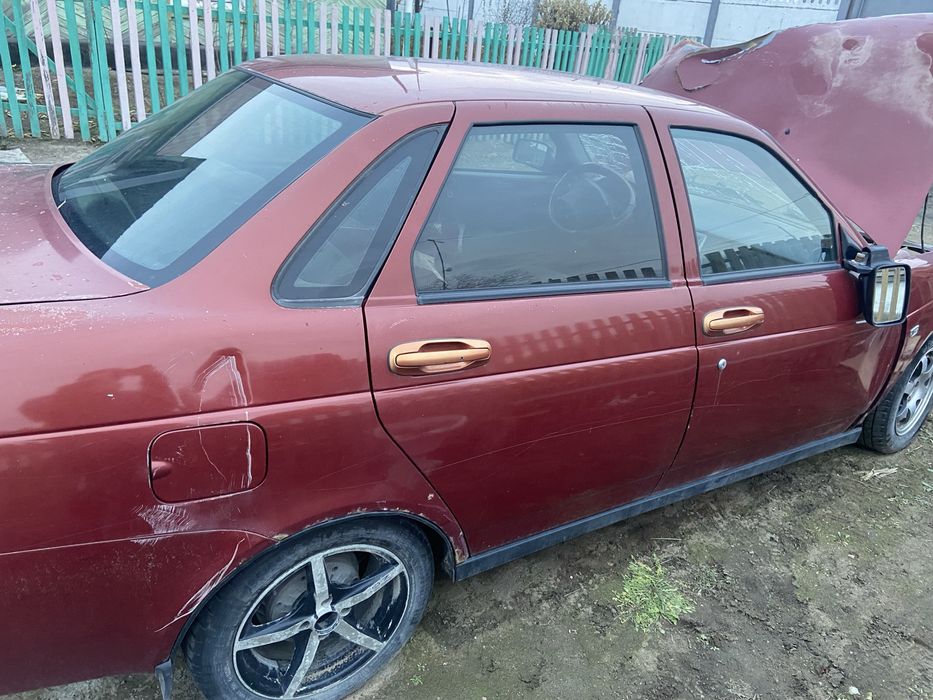 Продам приору, на разбор