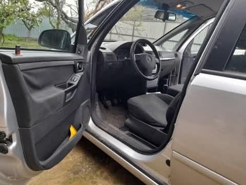 Vând Opel Meriva