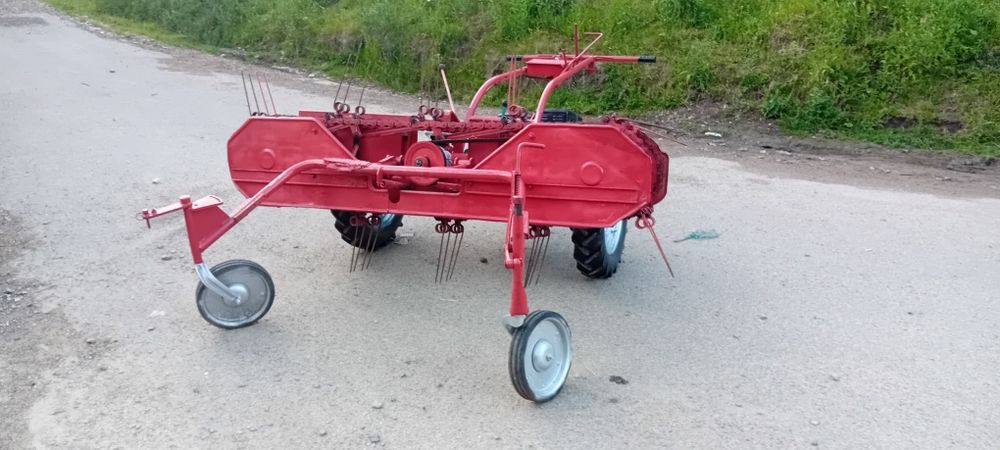 Motogreblă de vânzare Potinger și Reform.