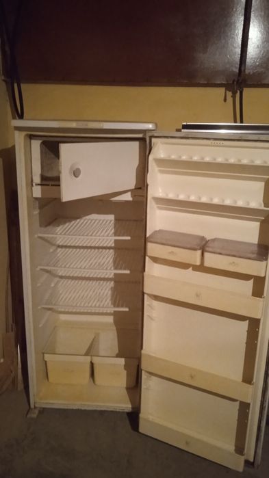 Холодильник Бирюса