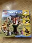 Lego Creator 3 in 1 model 31116 casuta din copac
