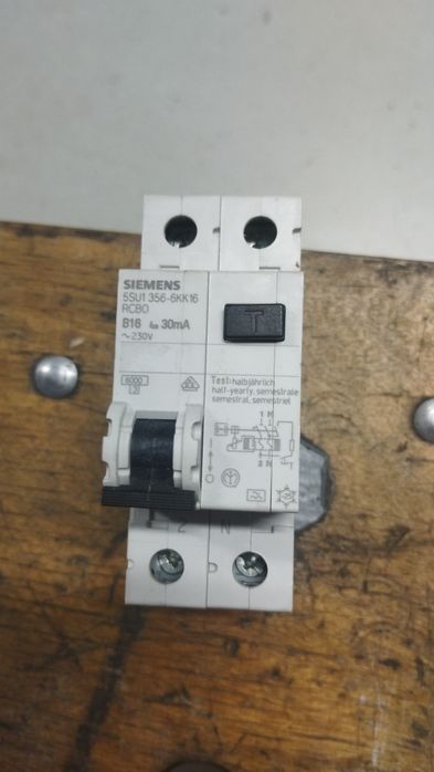 Vând diferențial RCBO Siemens B16 tip A 30mA