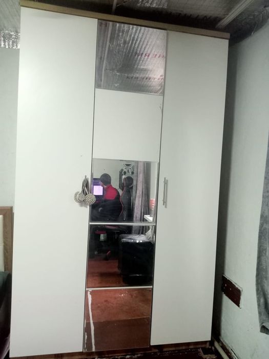 Продам спальный гарнитур