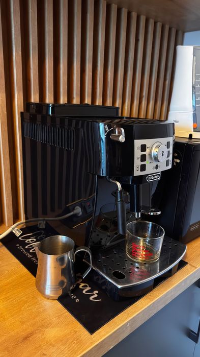 Espressor De’Longhi Magnifica S ECAM 22.112.B stare impecabilă, ca nou