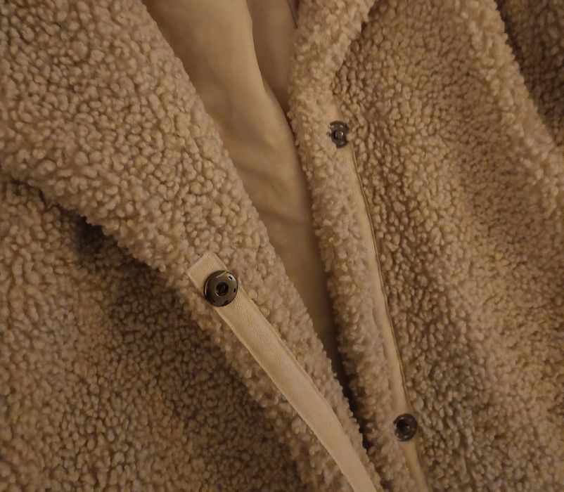 Палто HEMA ,ново с етикет.Размер M
Дължина 98см ,ширина 54см.
85лв 
Ку