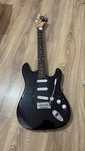 Vand chitara electrica Cliffton cu amplificator si pedala
