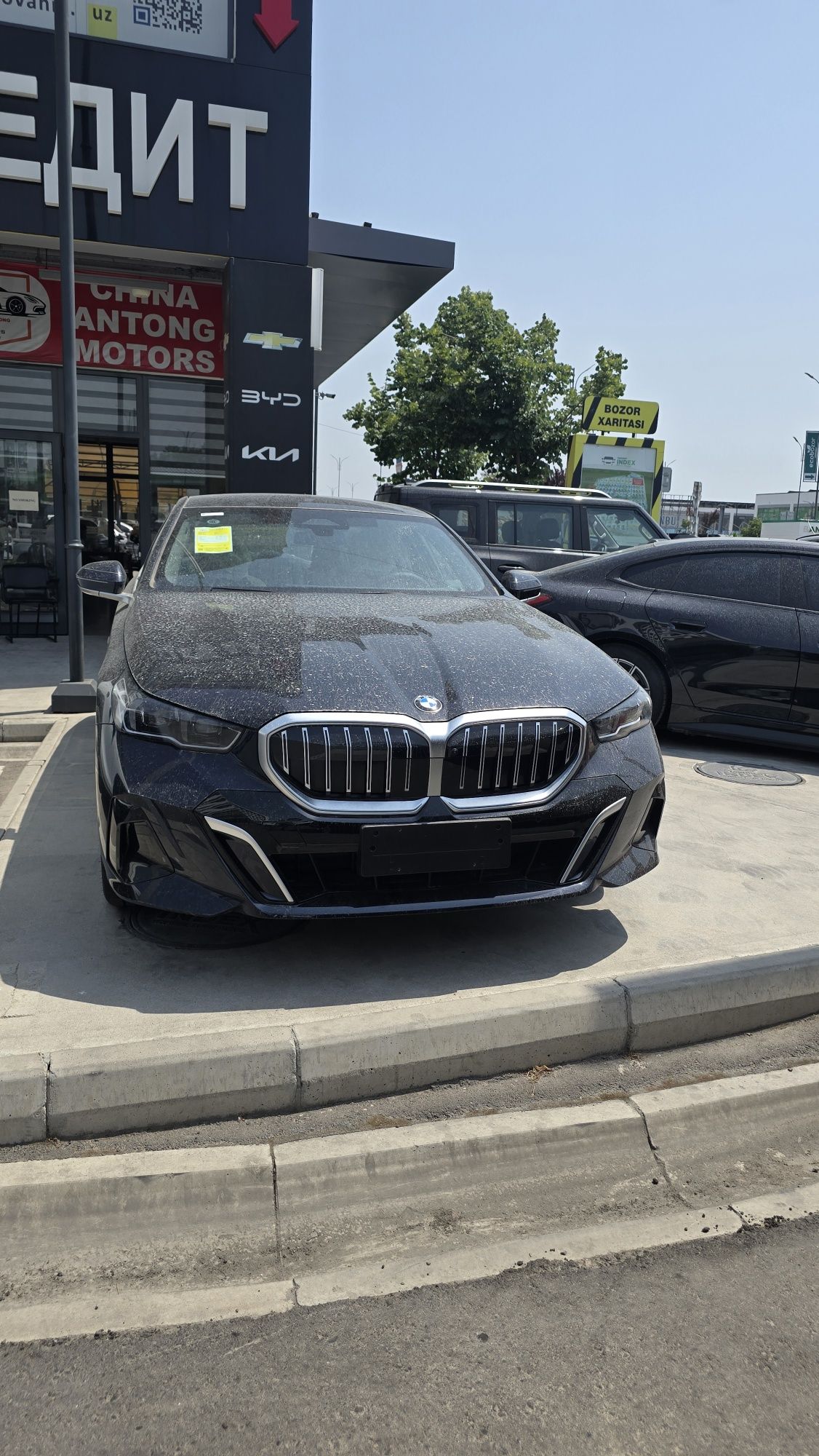Bmw m5 sotuvda bor