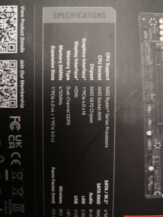 Aorus x670 Gaming motherboard дъно