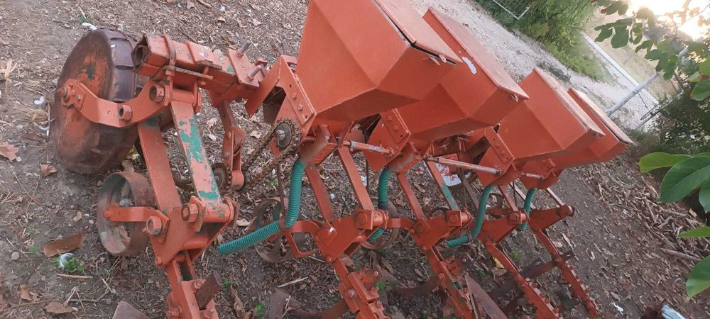 Vand utilaje agricole