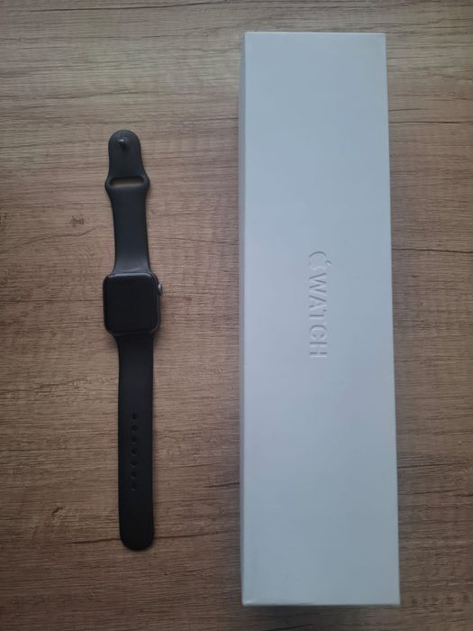 Продам Apple watch 4