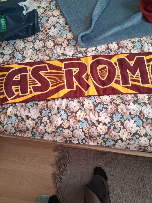 Шал на As.Roma закупен от Америка