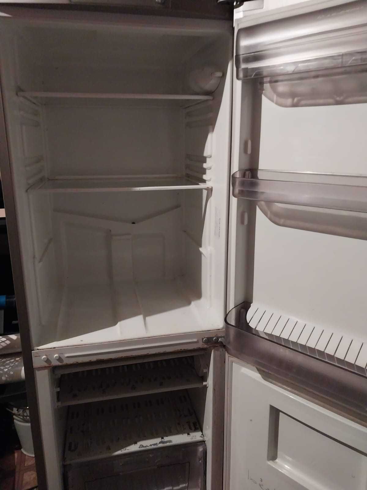 Холодильник Б/У.