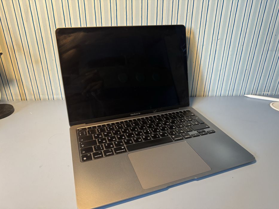 MacBook Air M1, 256 ГБ