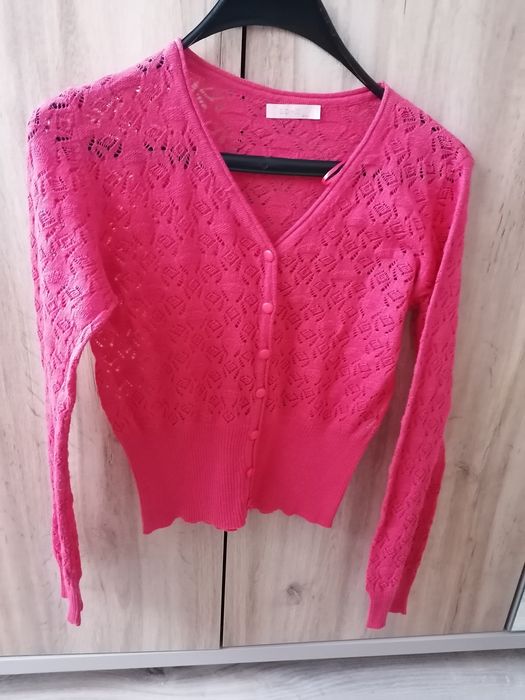 Дамски  пуловери и жилетки