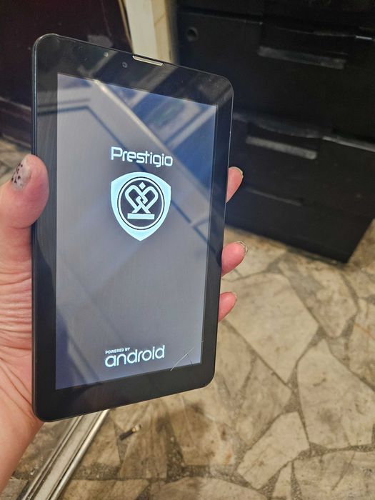 Продавам таблет   prestigio