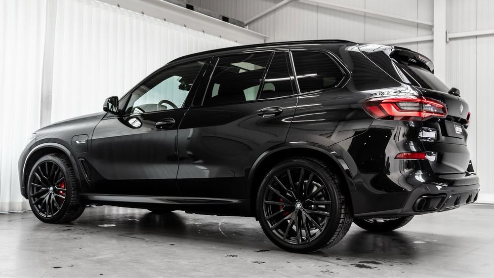 Продам BMW X5 45e. 2023 года
