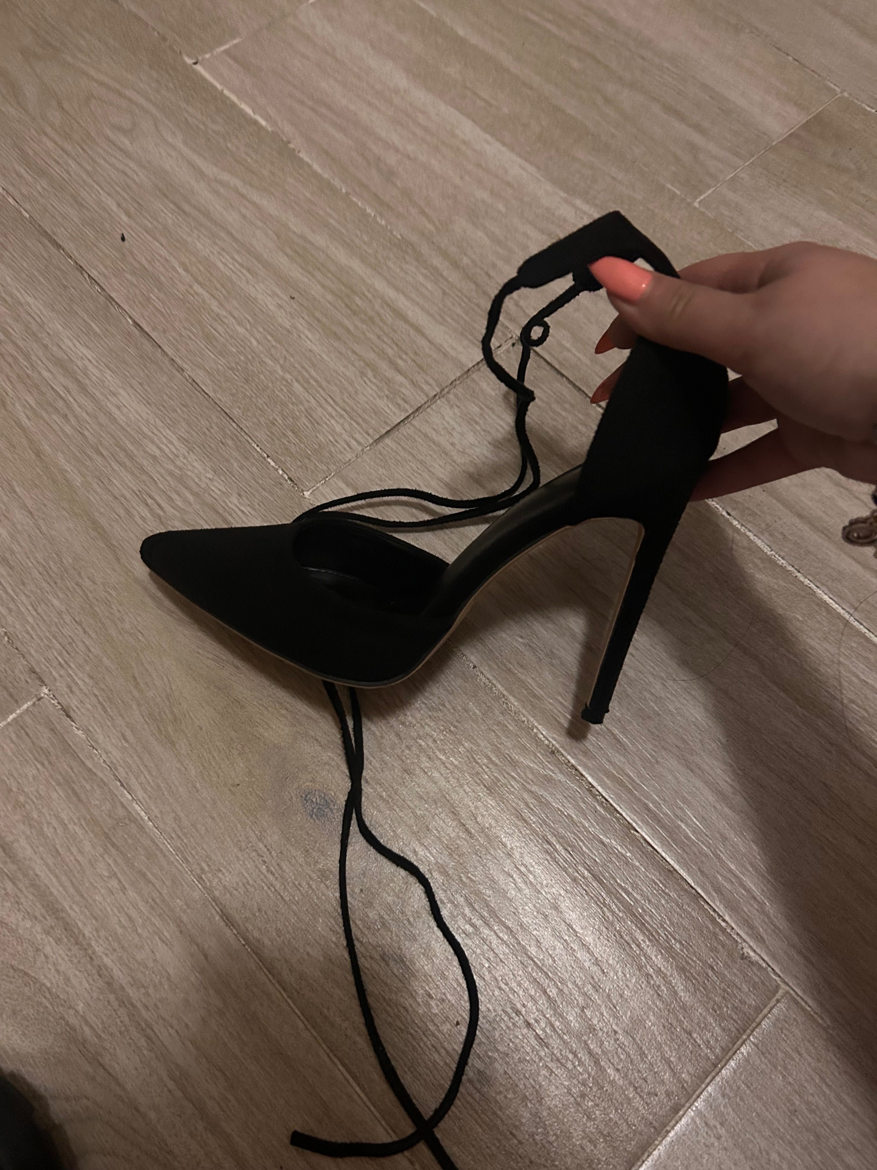 Дамски обувки с ток