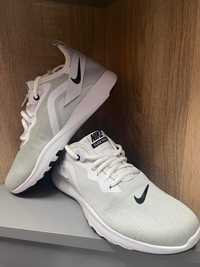 Дамски маратонки Nike FLEX TR9