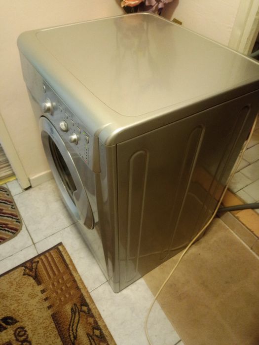 Работещата пералня.