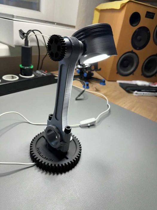 Lampa de birou reglabila tip PISTON