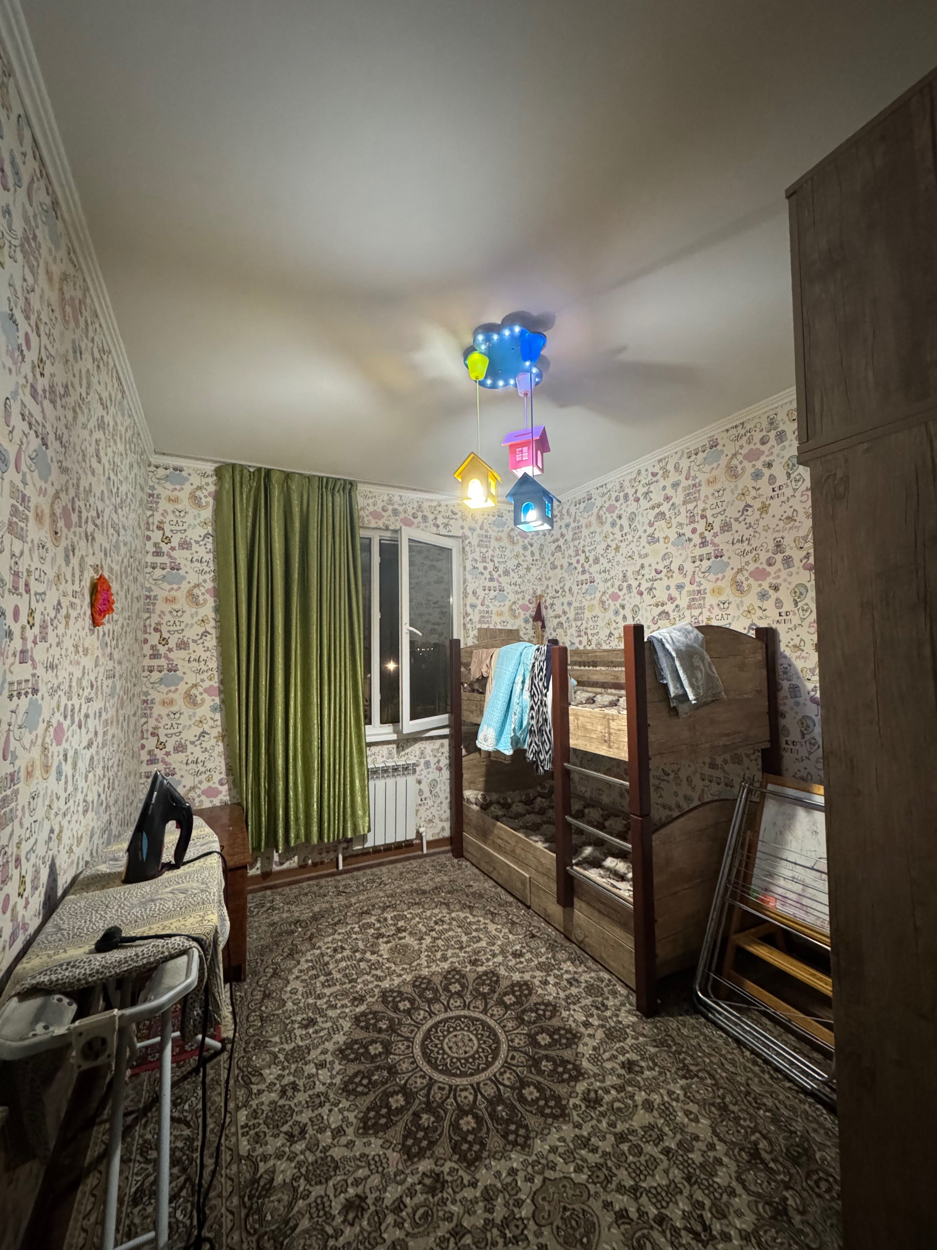 Sheriklikka qizlar bilan turishga bitta qiz kerak