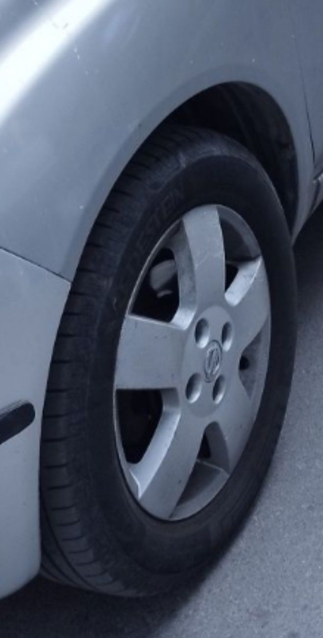 Продавам оригинални лети джанти Nissan Micra
