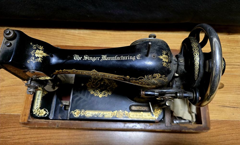 Masina de cusut Singer