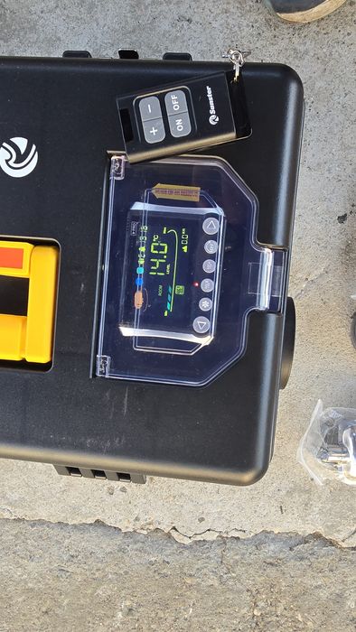 Sirocou  Portabil 12/24 /220v ,complet la cutie cu toate accesoriile l