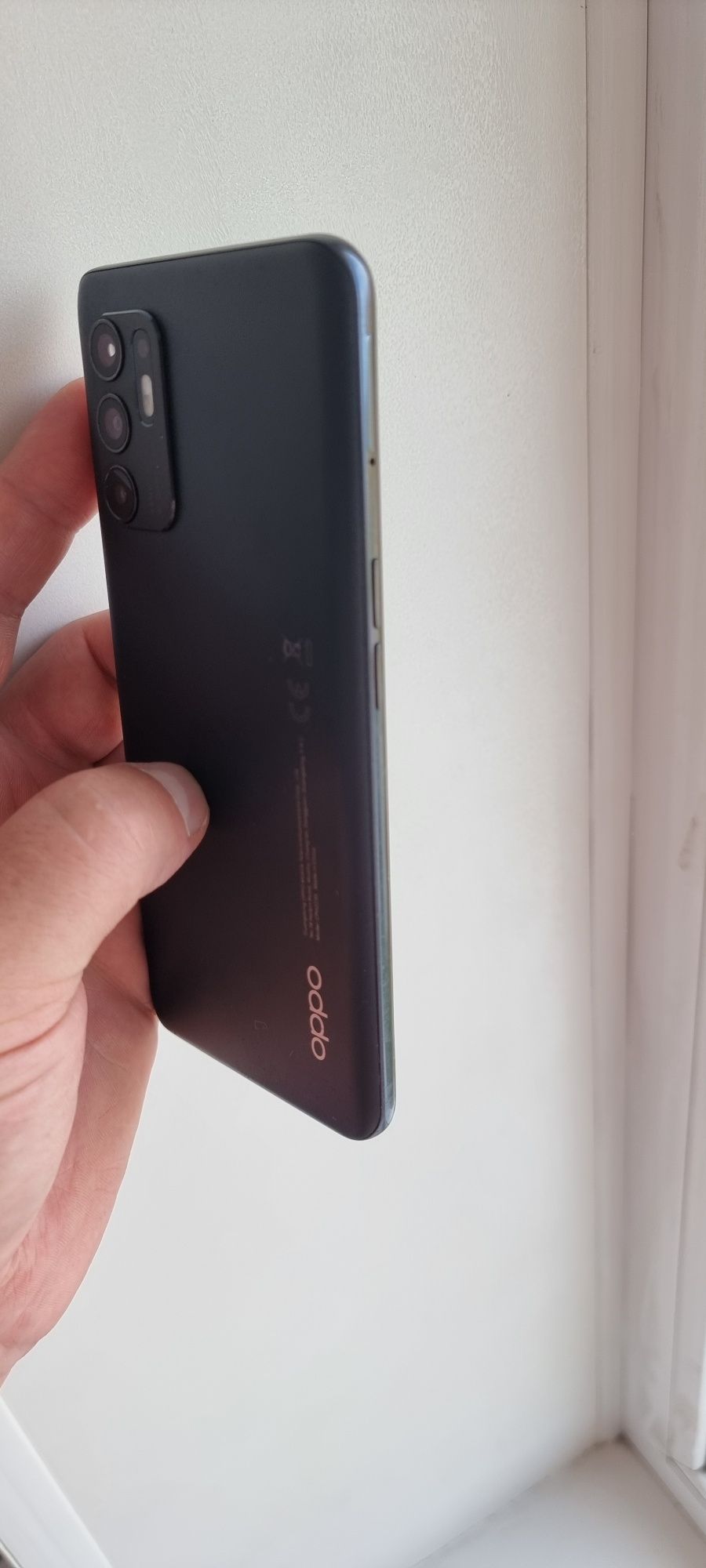 Продам телефон oppo reno 6