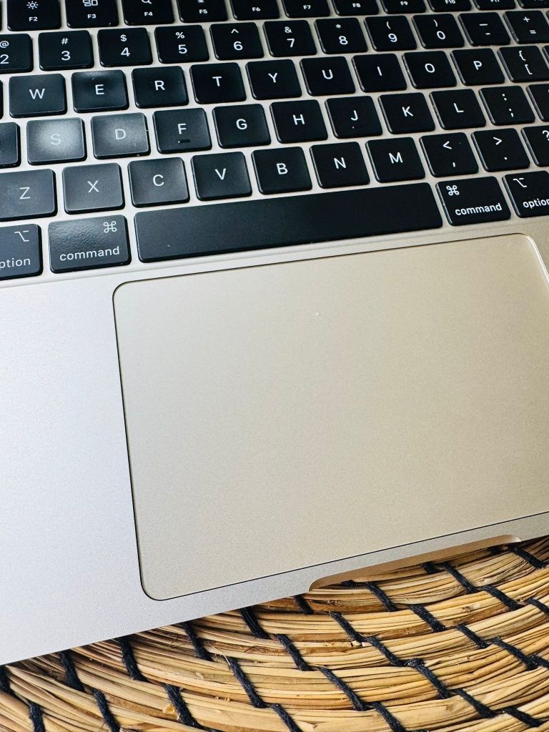 Vand MacBook Air 13in 16GB RAM 1TB SSD