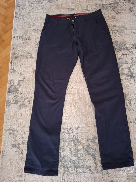 Pantaloni casual mărime 48