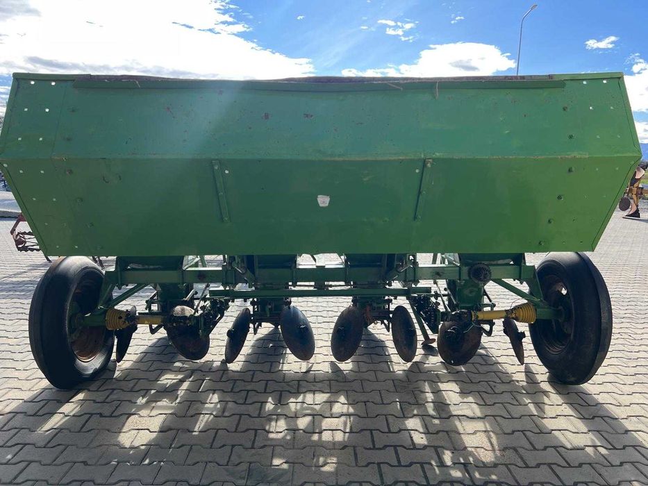 Plantator cartofi Hassia - 4 randuri , basculabil